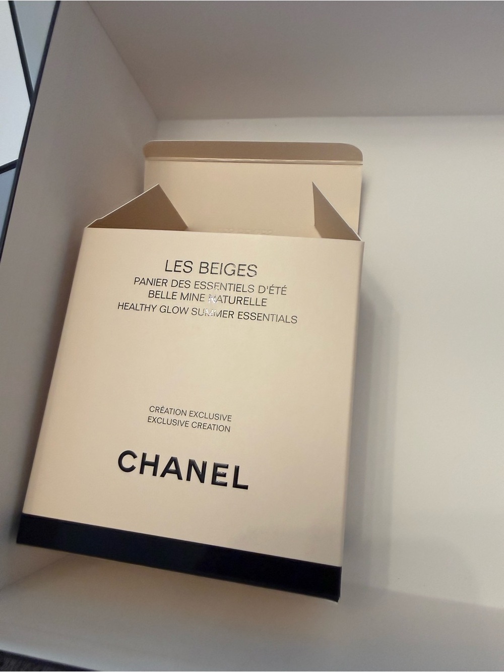 CHANEL  LES BEIGES
Summer Essentials, Limited Edition - Picture 4 of 7